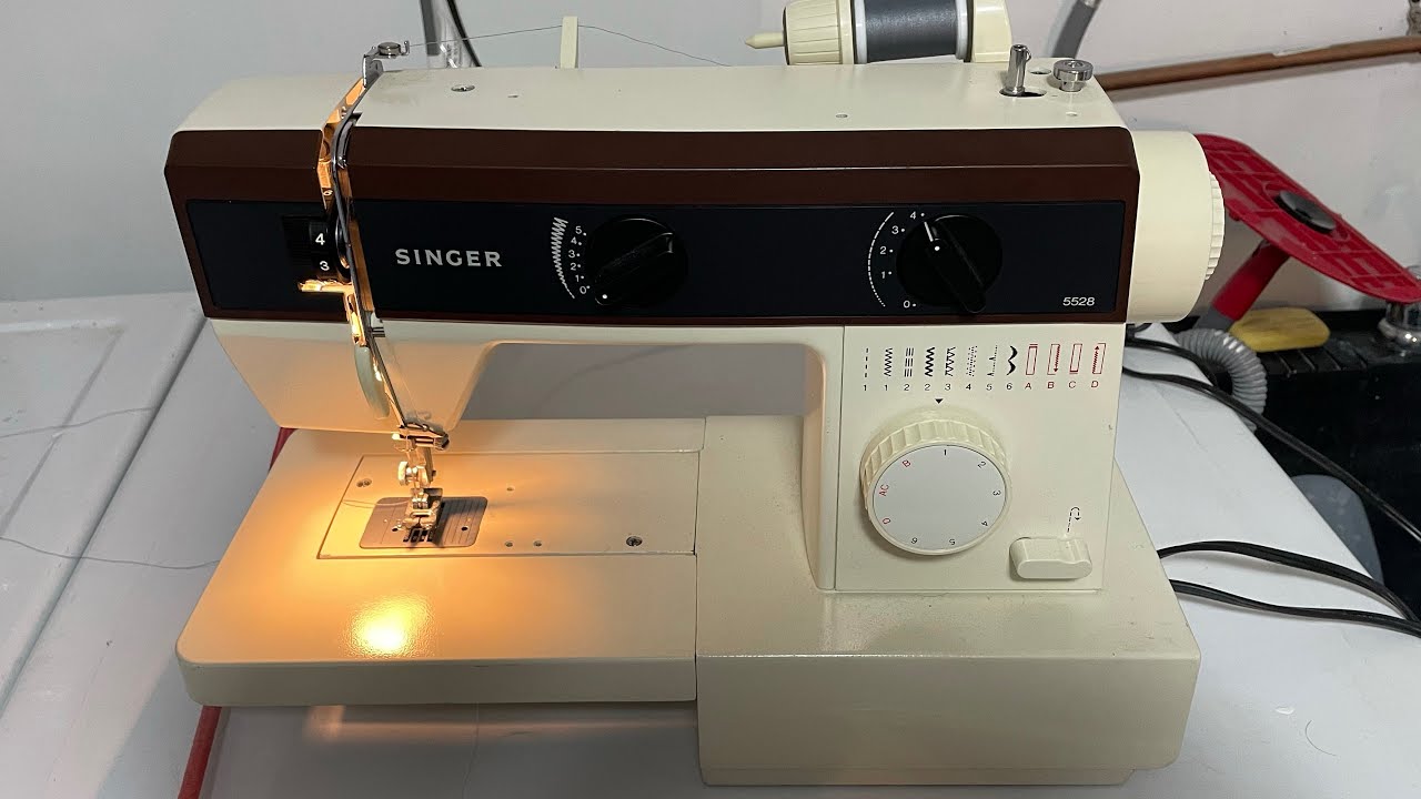 Singer 5528 Sewing Machine: Threading The Needle