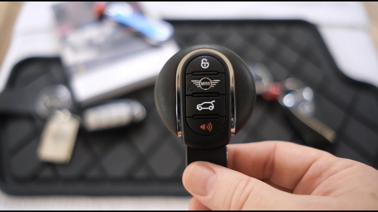 2022 Mini Cooper SE - In Focus: The Humble Key Fob