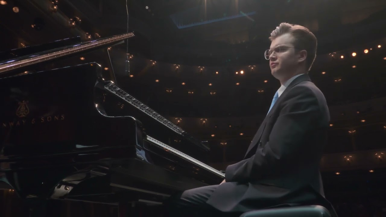 Piotr Alexewicz: 2025 Cliburn MOZART Piano Concerto No. 27 in B-flat Major, K. 595