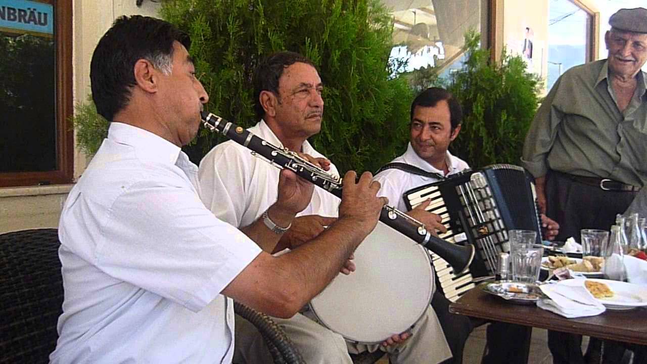 Moiroloi and song from Premeti