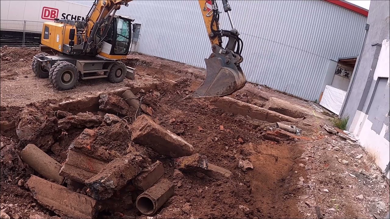 Bagger / Liebherr /Baugrubenaushub und Abbruch / Rückbau für einen Hallen Neubau / GoPro Hero