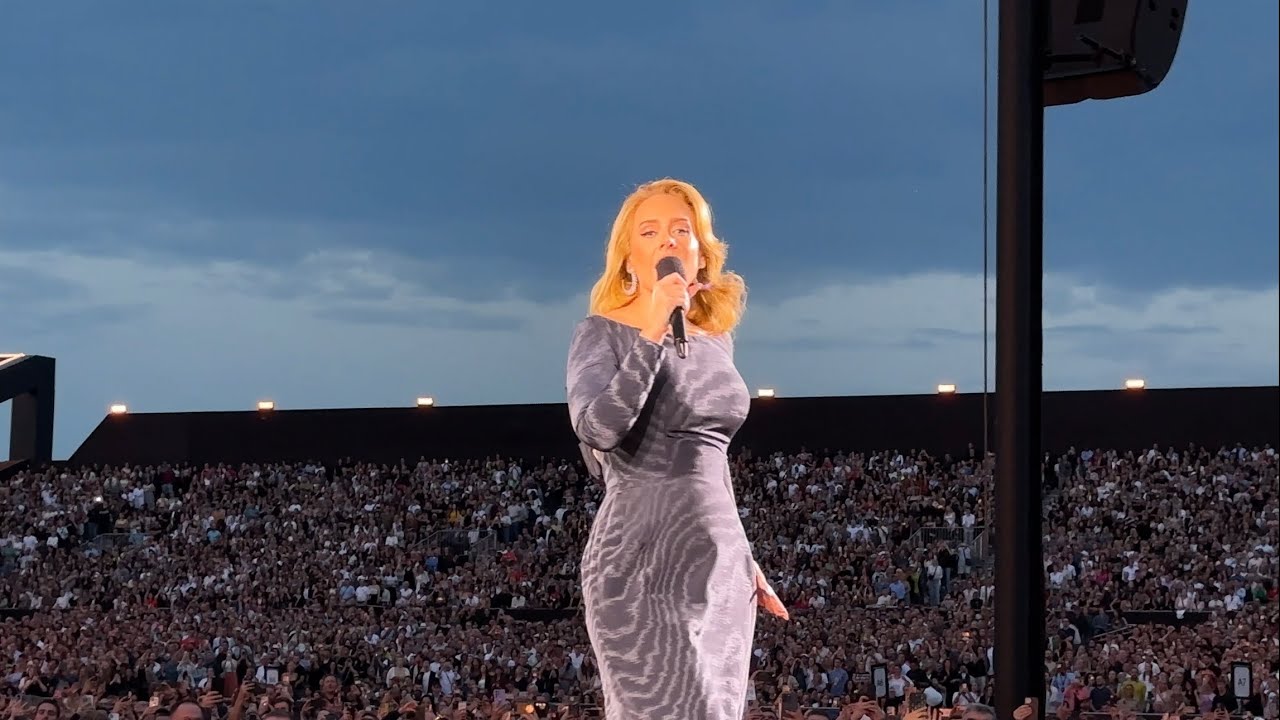 Adele in Munich &ldquo;Oh My God&rdquo; LIVE M&uuml;nchen Messe 03/08/24