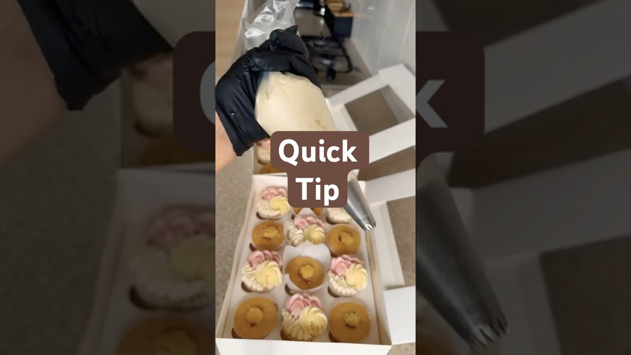 Quick Cake-maker trick | Piping tip hack  #baker#cakemaker#cakes