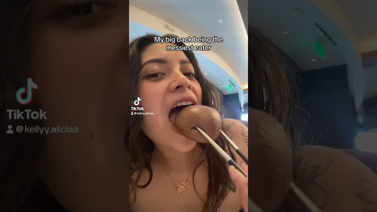Big back messy eating #mukbang #foodasmr #shorts