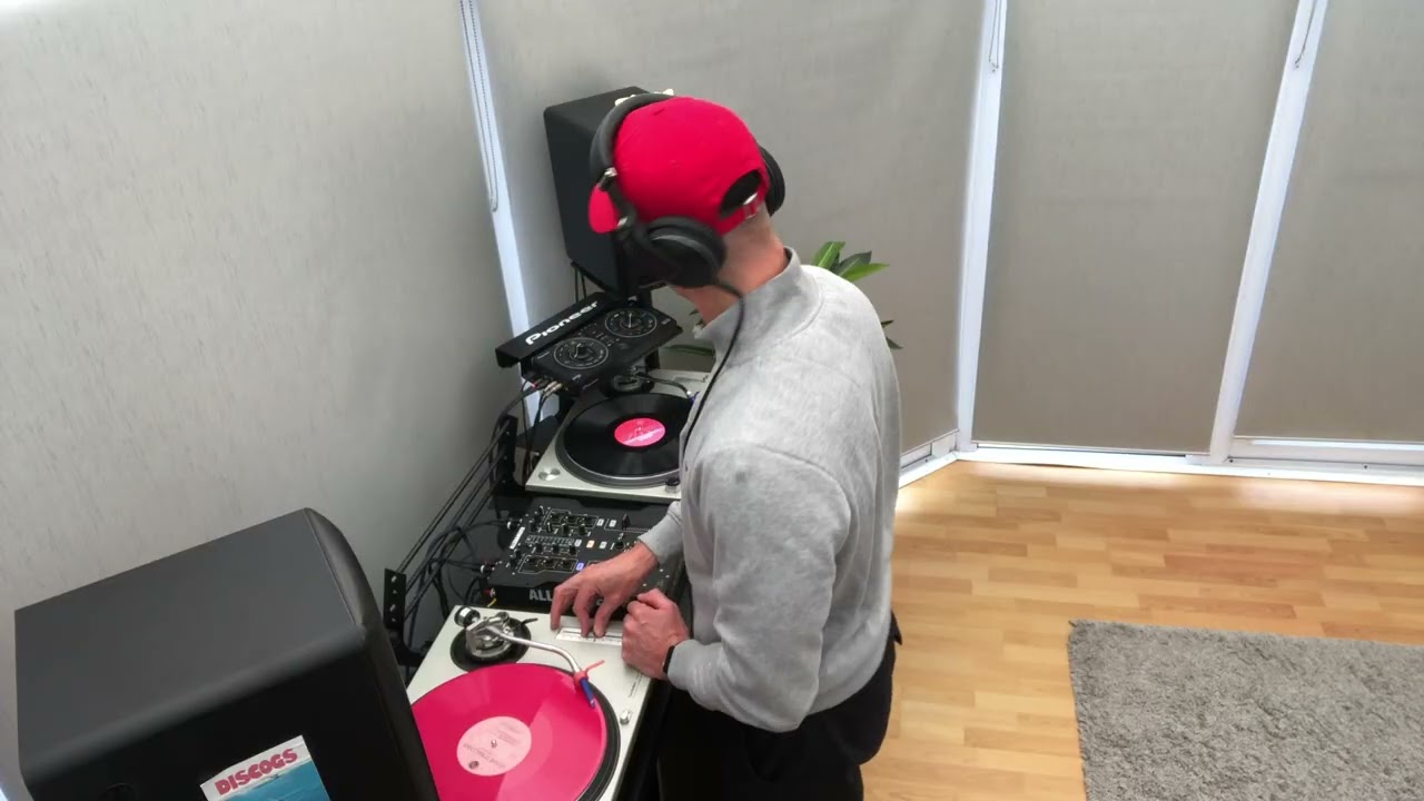 Play It Loud DJ Mix Series - Episode 2 - J-Tech - Tech House, Techno, Proper Stuff