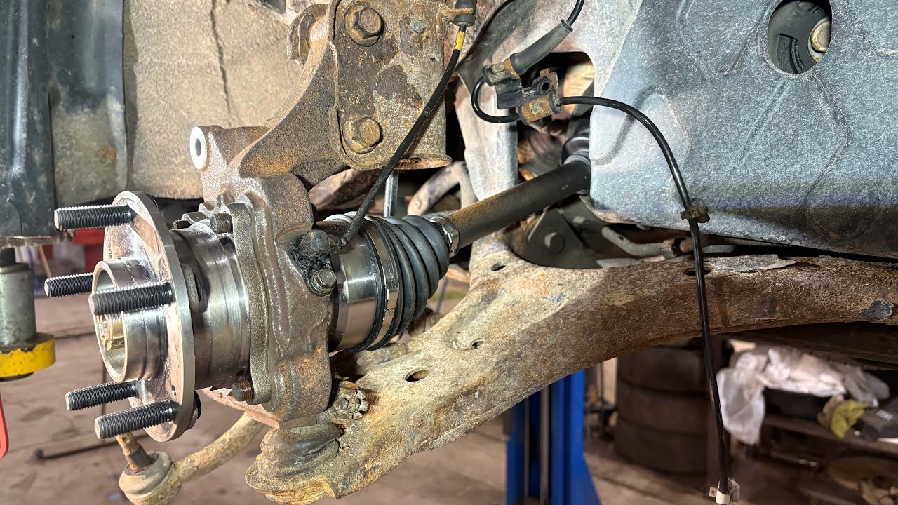 2011 Hyundai Sante Fe Front Right CV Axle Replacement AWD