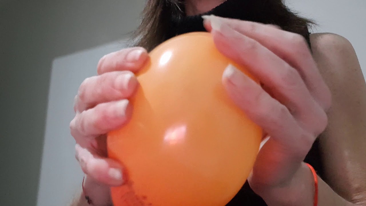 ASMR SCRATCHING OF MY LONG NATURAL NAILS ON BALLOON (RELAXING AND  TRIGGERS SOUNDS)