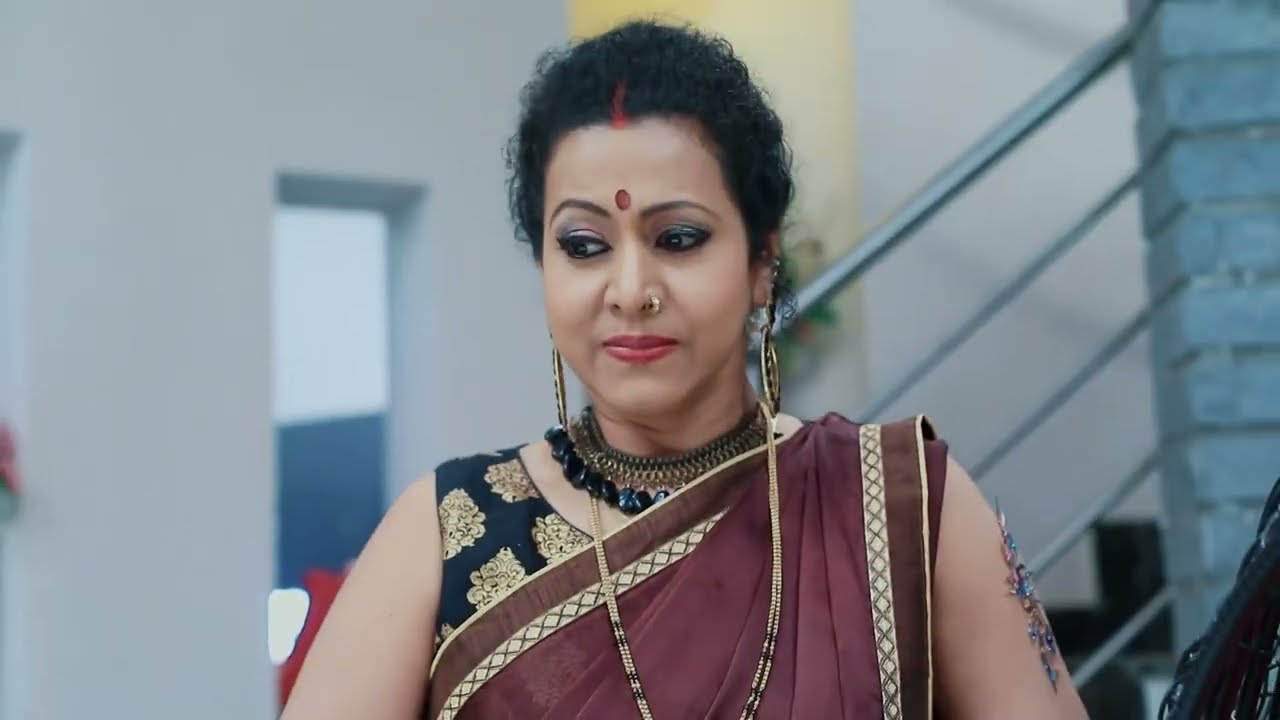 ನ್ಯೂಸ್ ಲೀವ್ಸ್ Anika ಛಿದ್ರಗೊಂಡಳು | Kamali | Full Ep. 1012 | ZEE Kannada