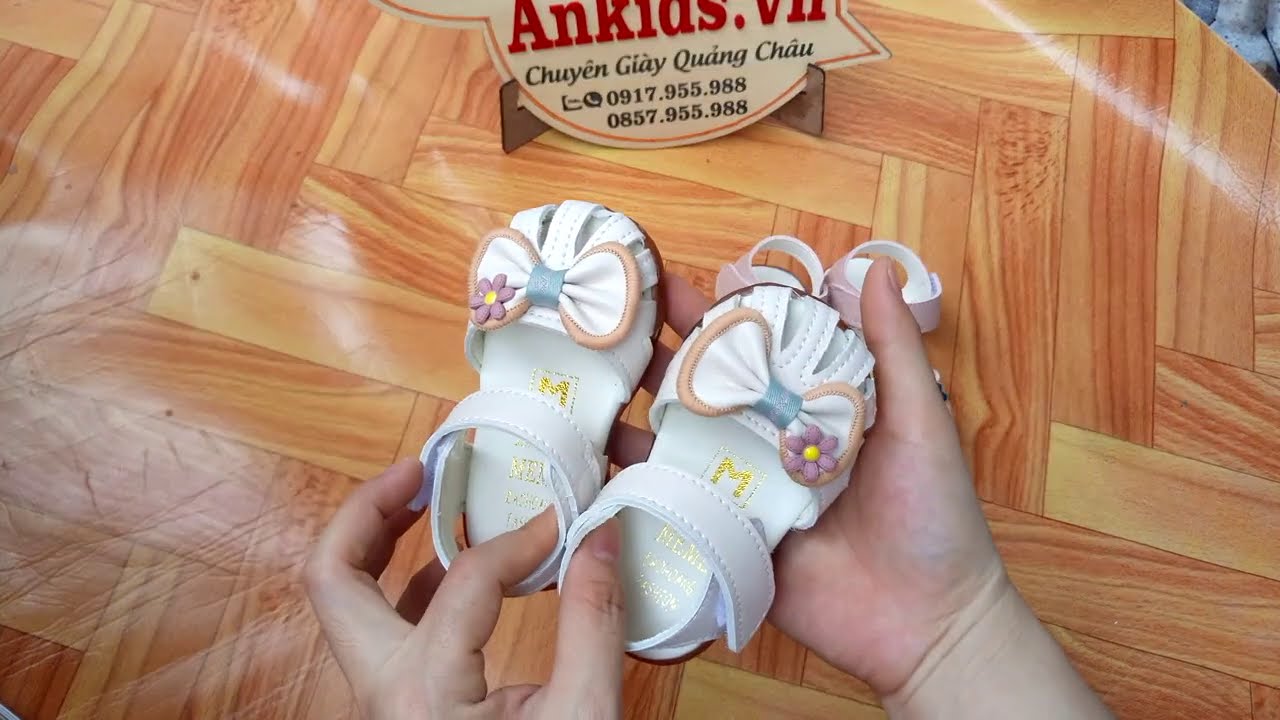 gi&agrave;y sandal tập đi cho b&eacute; g&aacute;i si&ecirc;u cute Ankids 529