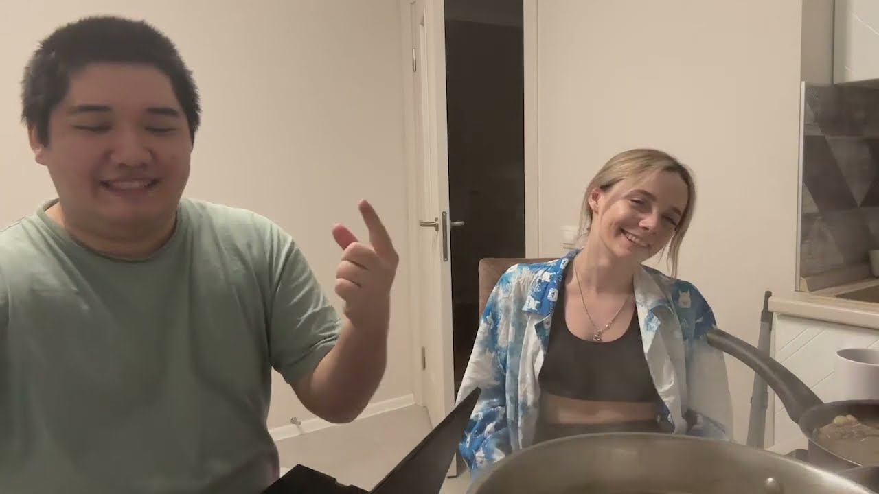 ФАСОЛЬКА УЧИТСЯ ГОТОВИТЬ БЕШБАРМАК С МУХАНДЖАНОМ - Fasoollka, MuhanJan