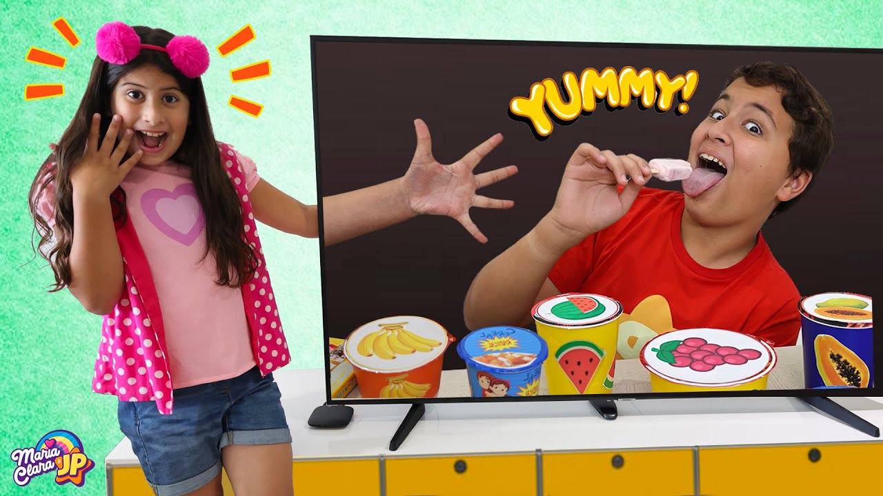 Maria Clara e JP pegam comidas de dentro da TV - Hist&oacute;rias divertidas com Maria Clara e JP