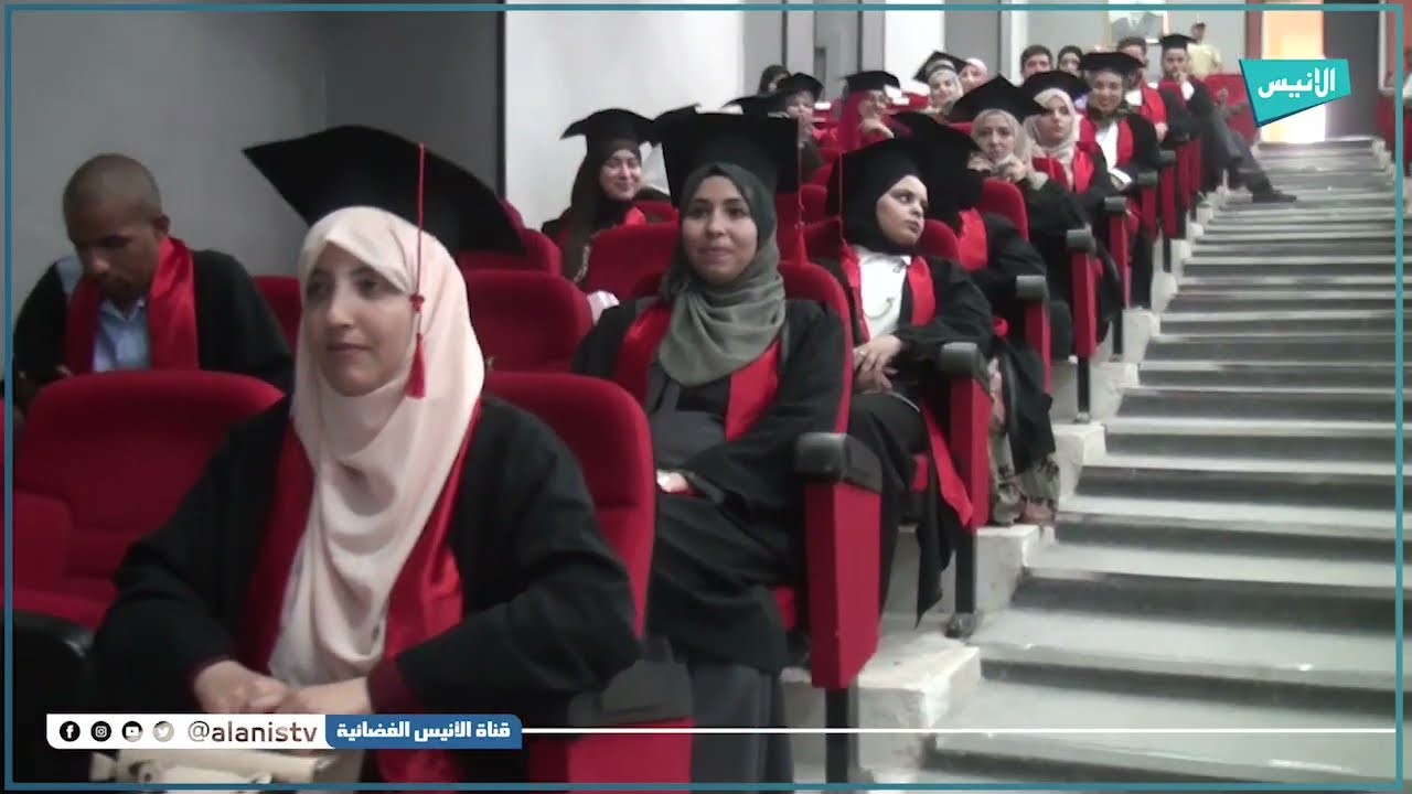 باتنة: تكريم الطلبة الناجحين في حفل اختتام فعاليات السنة الجامعية بجامعة الحاج لخضر