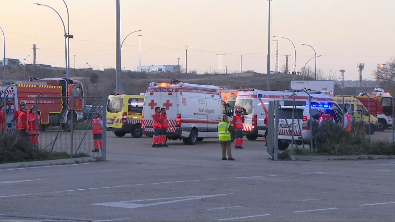 Dispositivo montado para asistir al avión de Air Canadá en Barajas