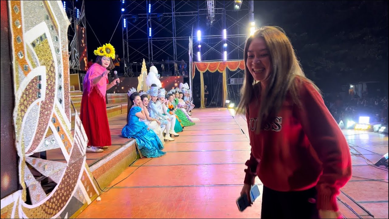 ว้ายย‼️ เซอร์ไพรส์ ยายหวึ่งเรียกหาซ้อ🆎 ซ้อก็วิ่งออกฉากไปหน้าเวทีเลยจ้า  