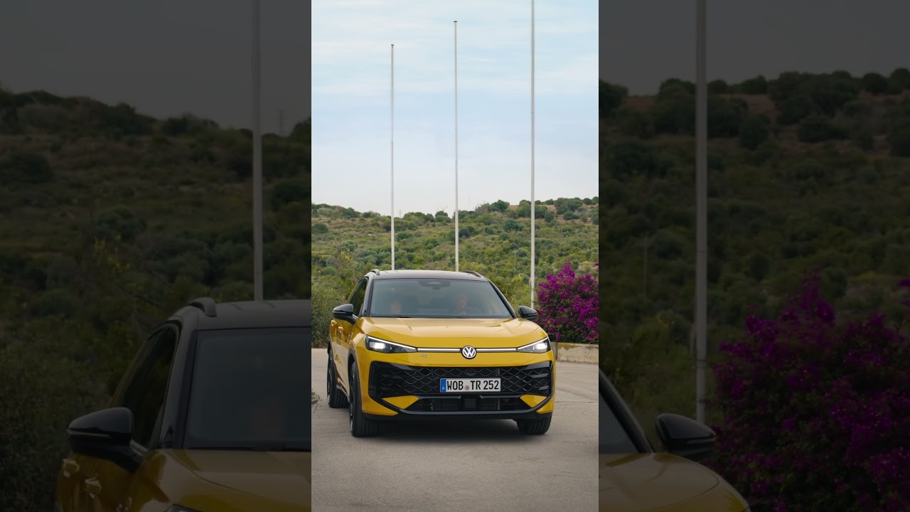 No space? No problem. With the 360&deg; Area View, the all-new T-Roc makes every move effortless. 🚗💡