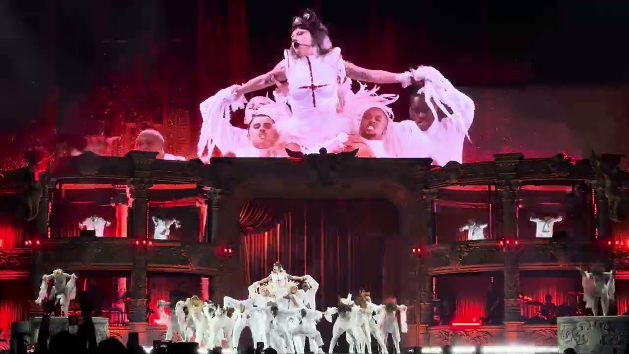 LADY GAGA THE MAYHEM BALL MIAMI NIGHT 2 /  BAD ROMANCE 
