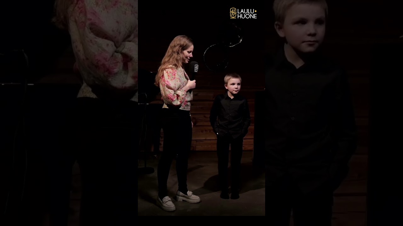 Matteus S&auml;ilyn haastattelu Lapset Lauluhuoneella konsertin j&auml;lkeen