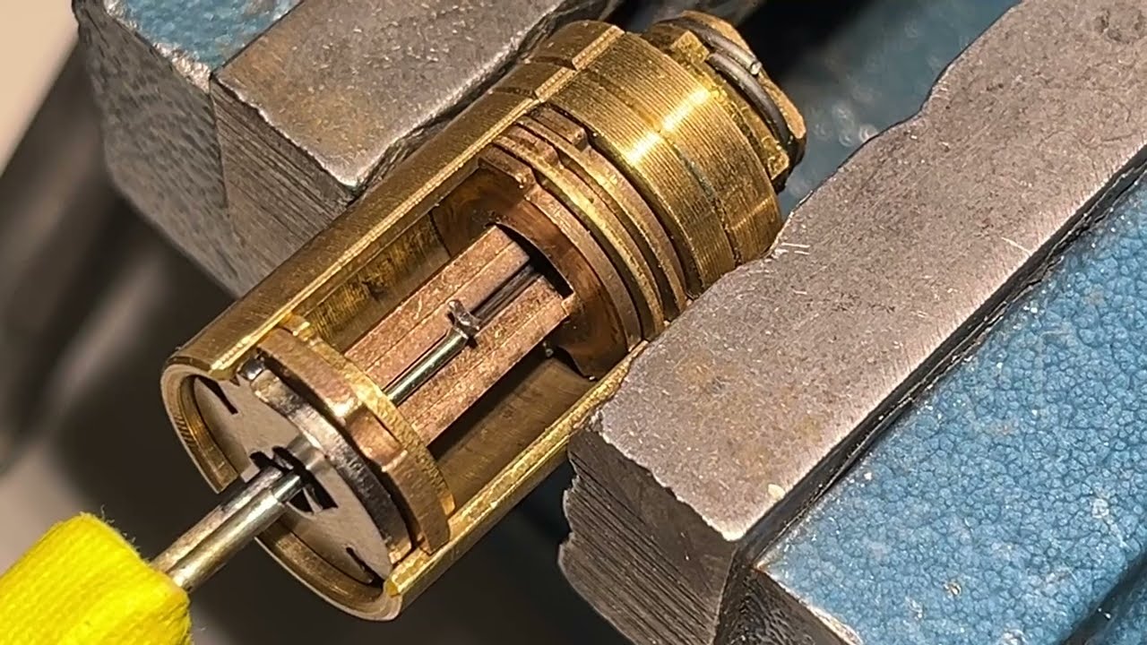 locksport: Abloy Exec demonstration how my one keyway side picking tip operates