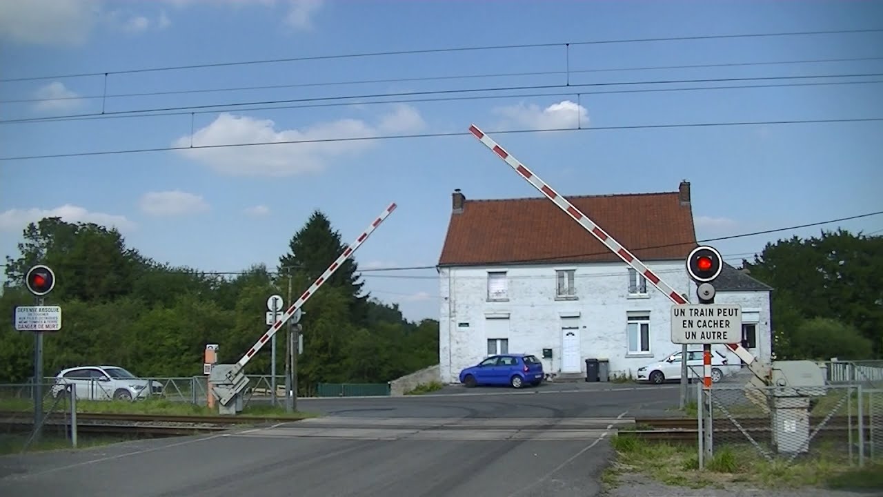 Spoorwegovergang Feignies (F) // Railroad crossing // Passage à niveau