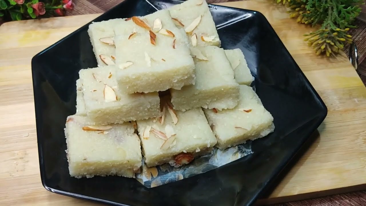 Aise banaen vrat mein khane wali sabudana ki barfi