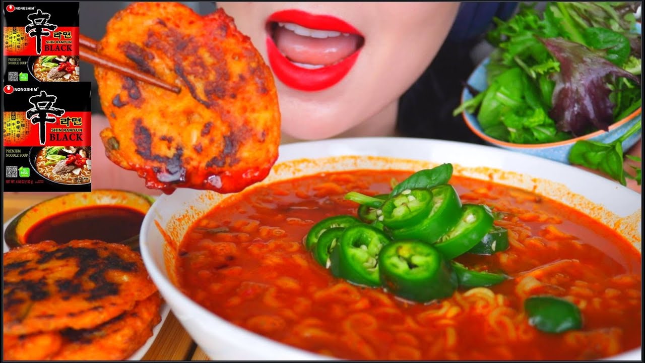 ASMR SHIN RAMEN BLACK NOODLES SPICY STEW + KIMCHI PANCAKES + ALMOND MILK | MEE PEDAS MAKAN 咀嚼音 | 먹방