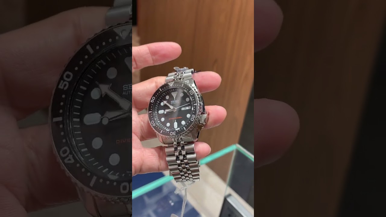 Seiko SKX007 Well known and most celebrated Seiko divers watch!