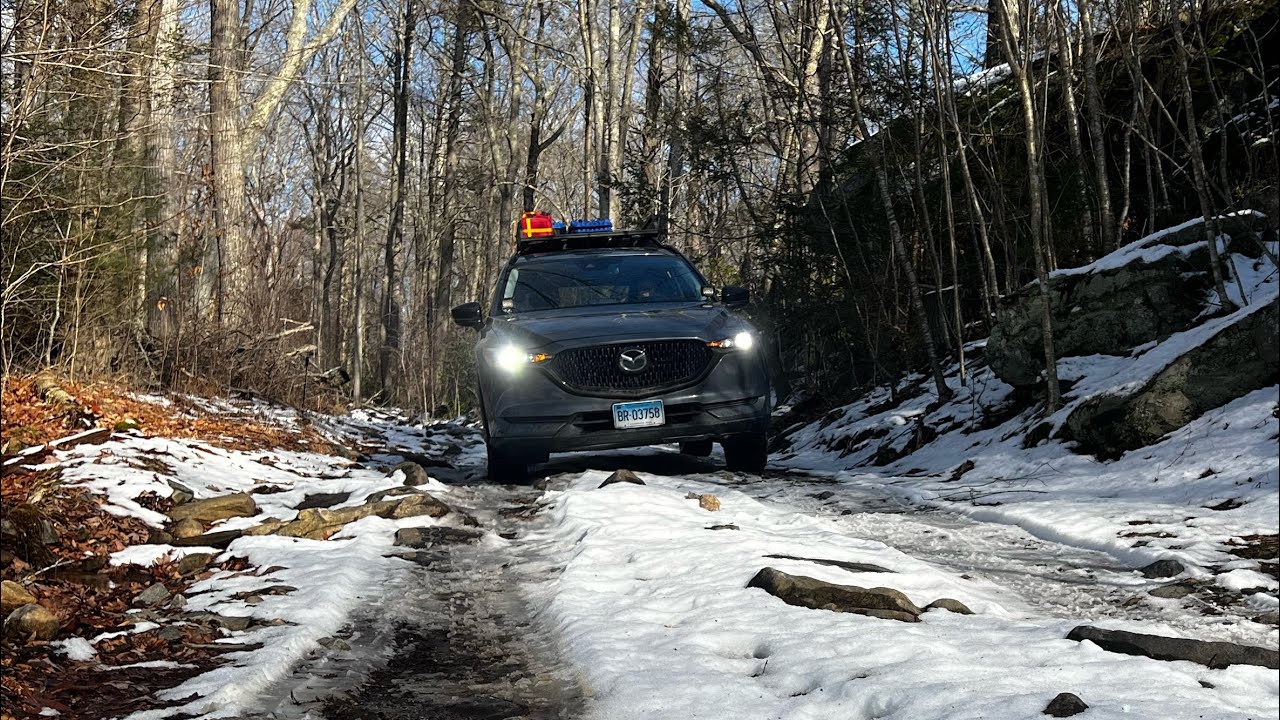 Mazda CX5 Takes on Rocky Hill Descent 