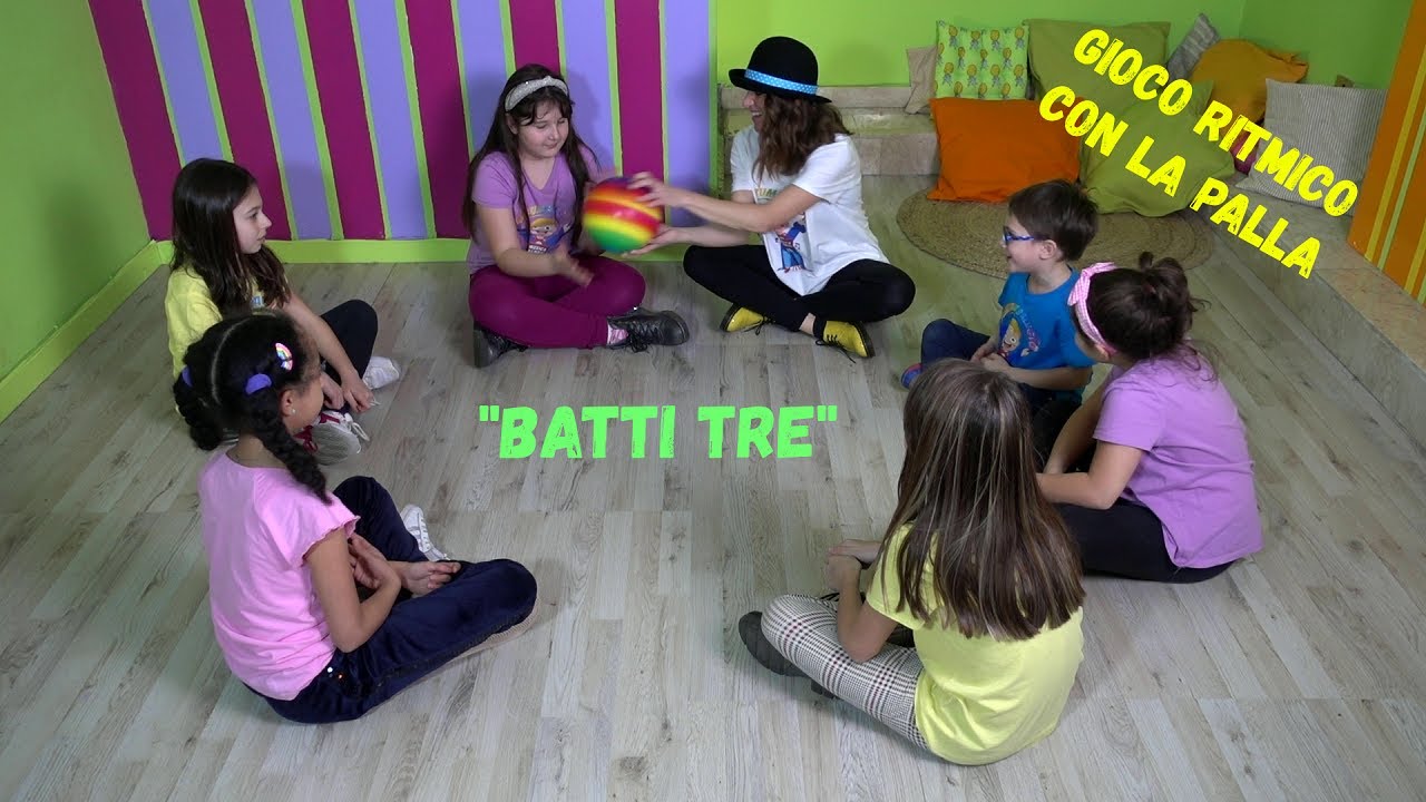 GIOCO RITMICO CON LA PALLA - "BATTI TRE"