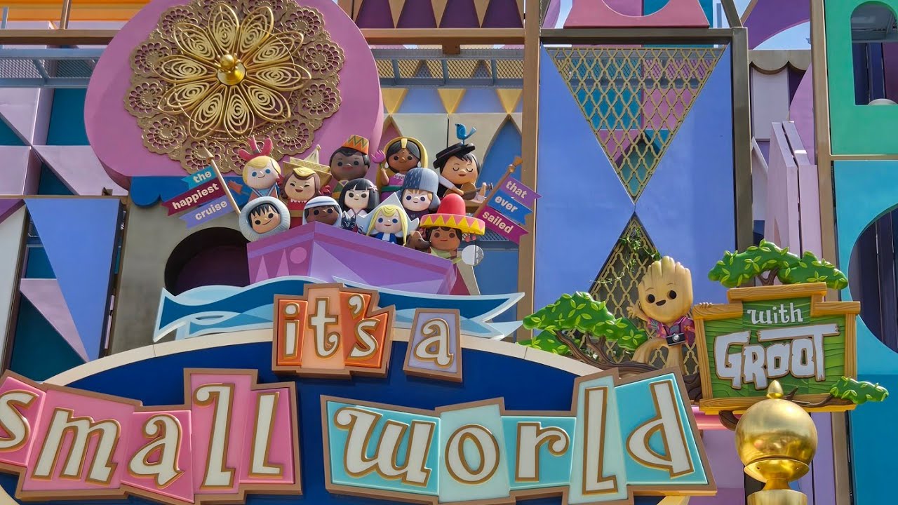 Tokyo Disneyland: It's A Small World with Groot