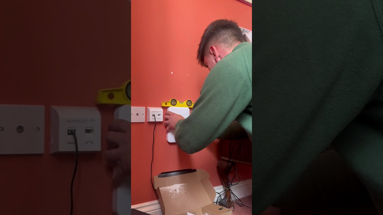 Fitting an ONT (Optical Network Terminal) #fibre #fibreoptic #broadband #installation