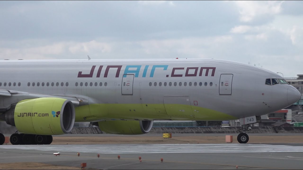 Jin Air Boeing 777-200ER HL7743 Landing and Takeoff [FUK/RJFF]