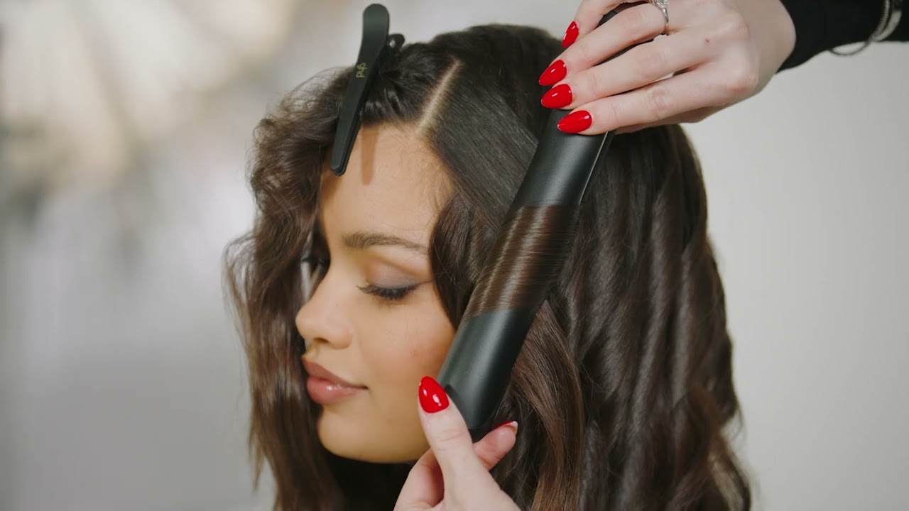Pushdown curls using ghd platinum+ &ndash; Step-by-Step hair tutorial