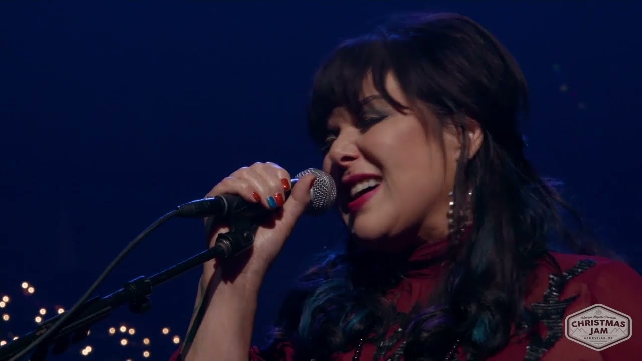 Ann Wilson, Warren Haynes, & Jake Shimabukuro - I Am The Highway (Live)