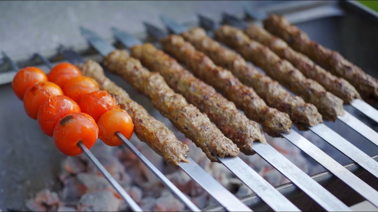 The Best Grilled Kebab Ever! HowTo Make Famous Persian Juicy Flavoured Koobideh Kebab ?
