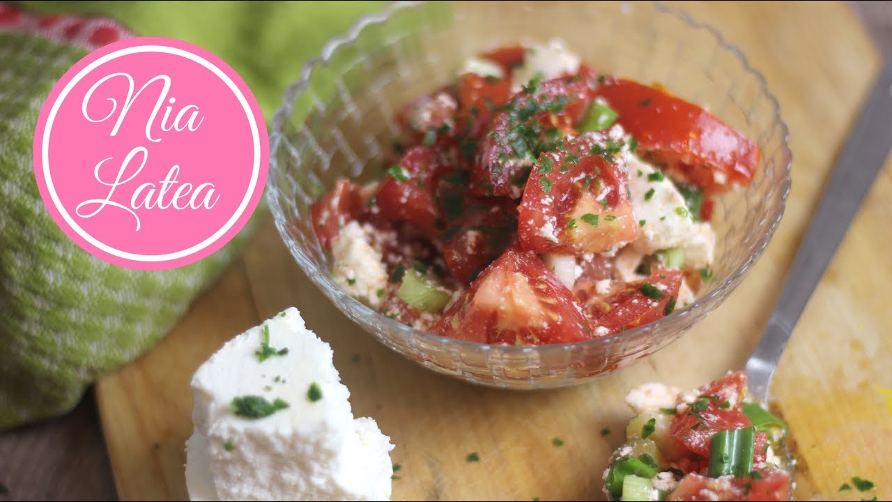 Tomatensalat mit Manouri I &Sigma;&alpha;&lambda;ά&tau;&alpha; &mu;&epsilon; &nu;&tau;&omicron;&mu;ά&tau;&alpha; &kappa;&alpha;&iota; &mu;ά&nu;&omicron;&upsilon;&rho;&iota; I einfache griechische K&uuml;che