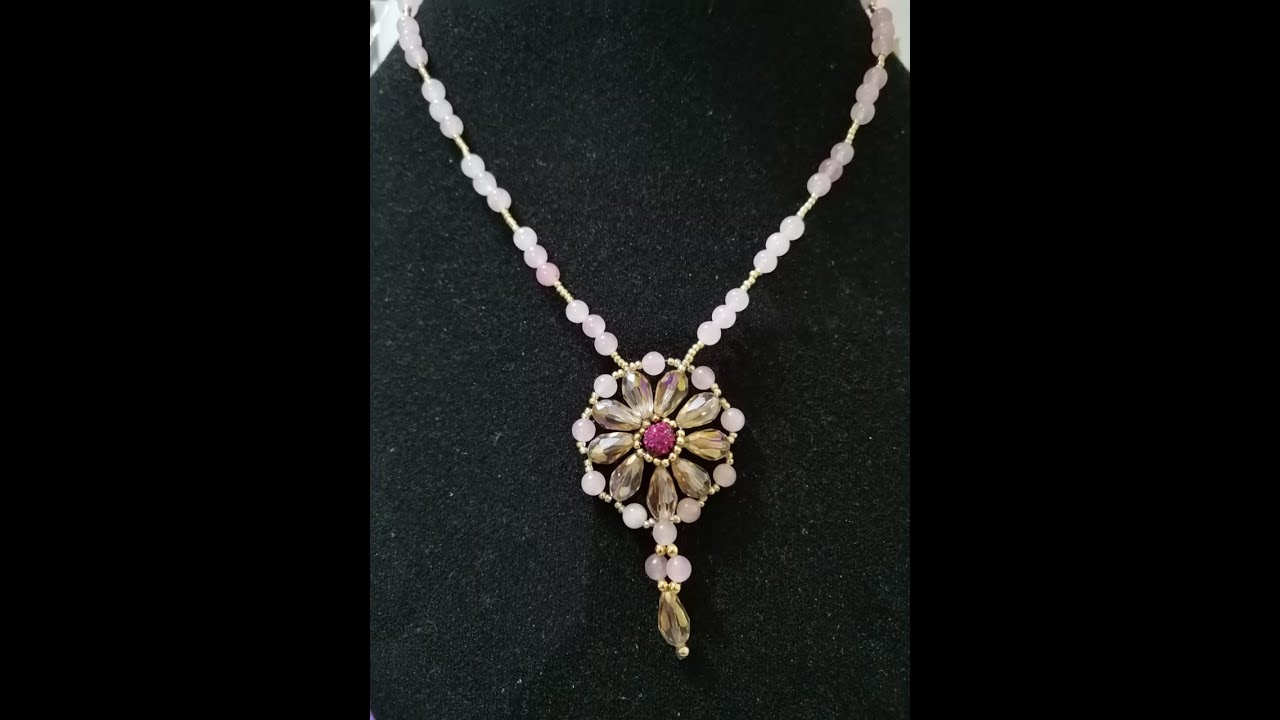 Collar con dije de flor y piedra agata