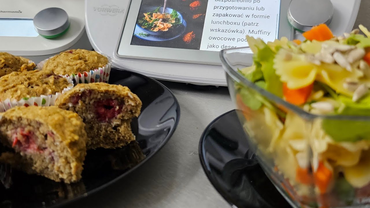 Dwie potrawy w jednym czasie Sałatka makaronowa i Muffiny owocowe z Thermomix #paulitawita