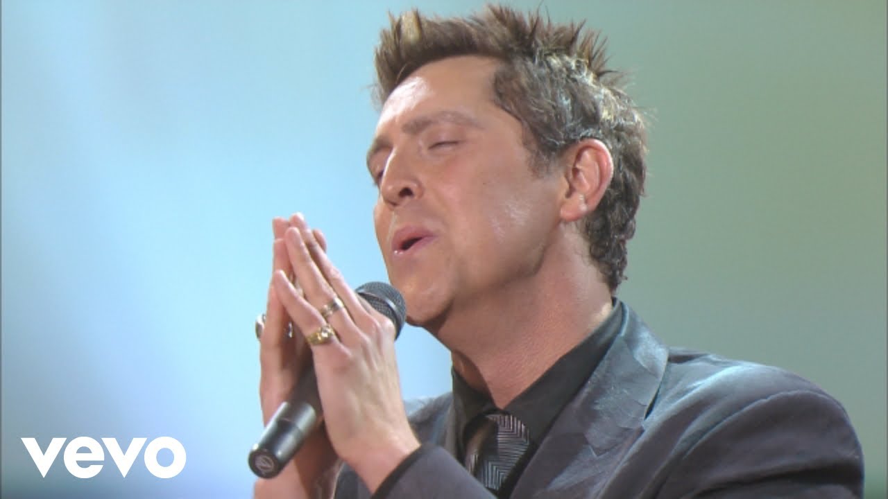 Bill & Gloria Gaither - Oh, What a Savior [Live] ft. Ernie Haase & Signature Sound