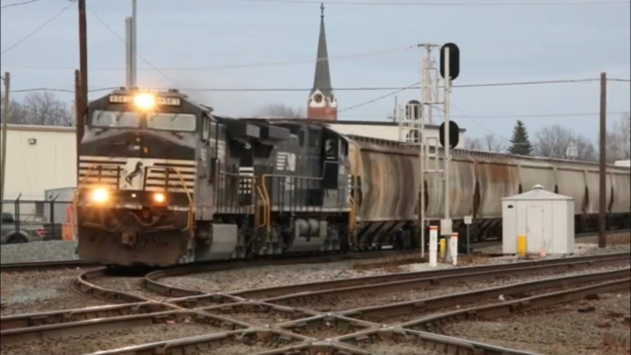 30+ Minutes of LIVE  ACTION NS and CSX in Muncie, IN