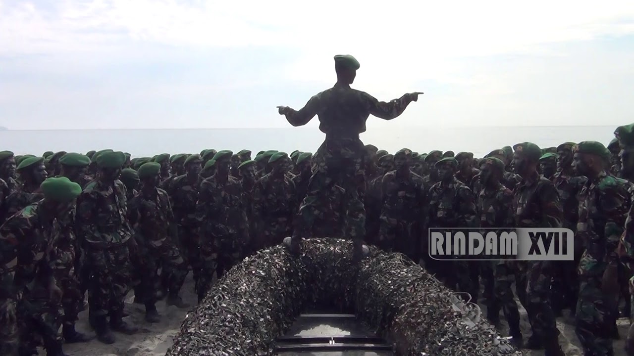 Battle .....   Satu tempat beda yel yel,.. Siswa Baif, Taif dan Menwa