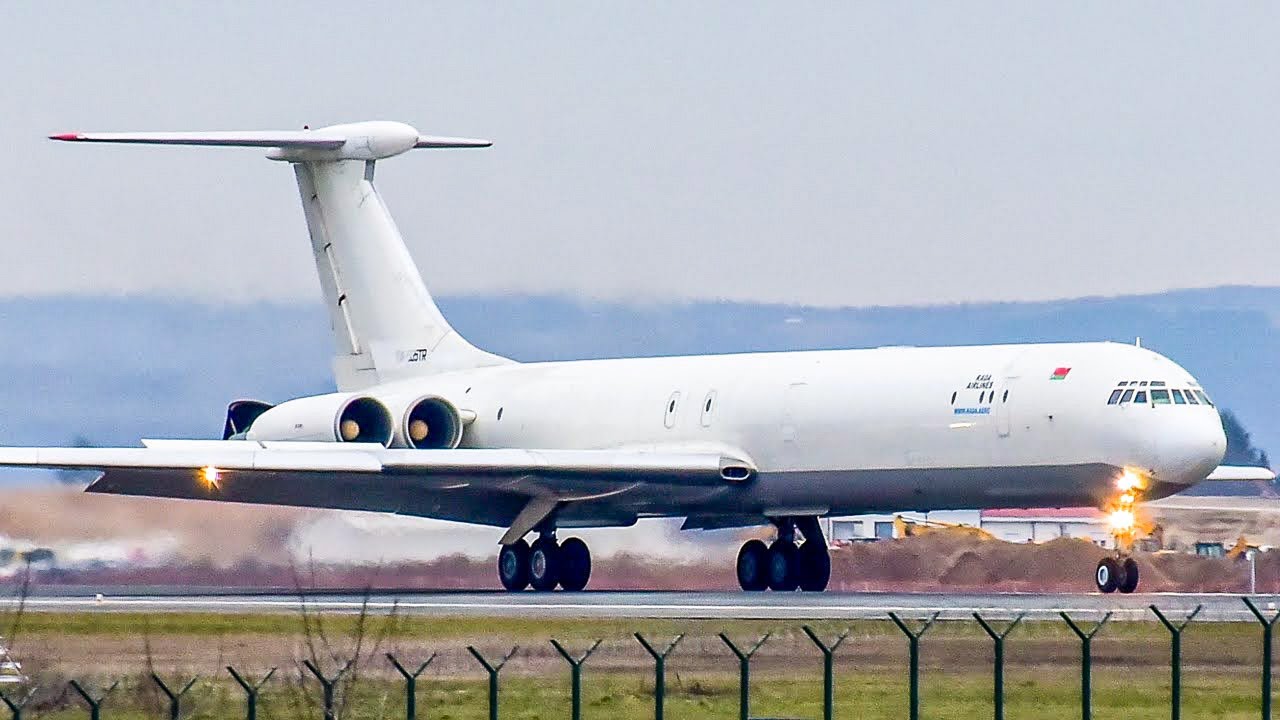 INCREDIBLE SOUND! | Rada Airlines Ilyushin IL-62M CLOSE-UP Landing at Belgrade Airport | With ATC