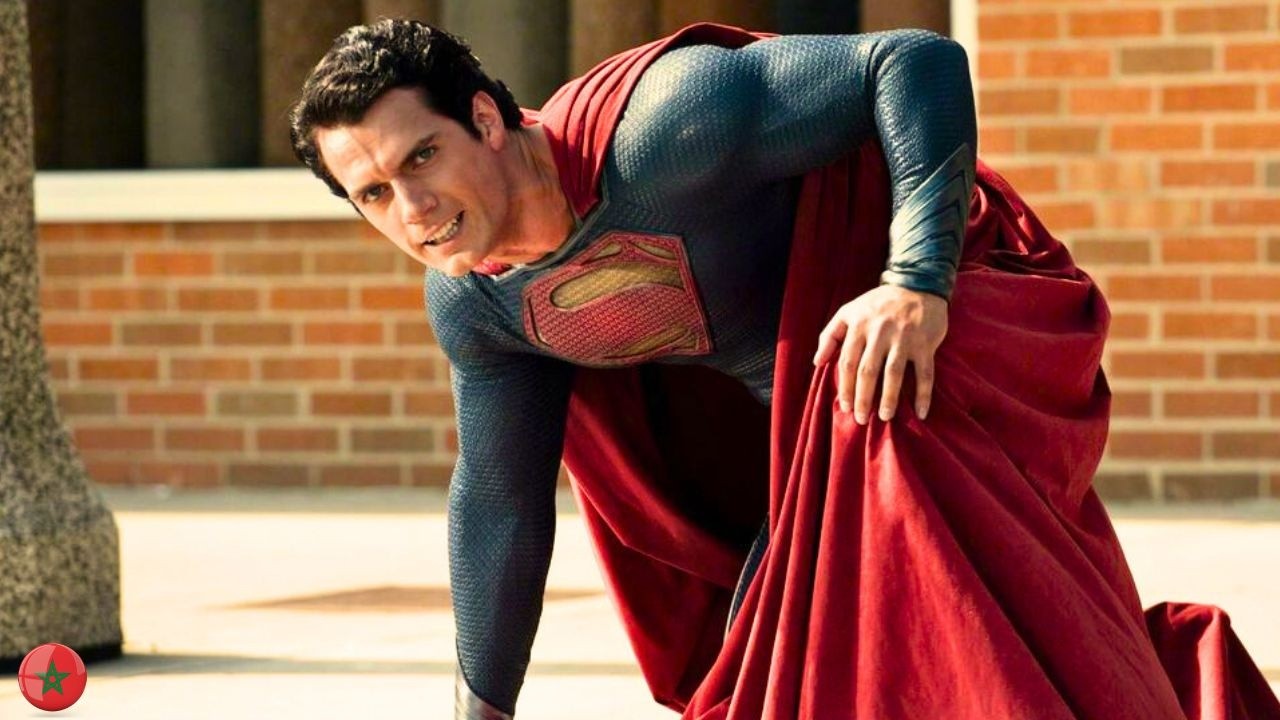 أرسلوا طـ فلهم الفضائي الضعيف إلى الأرض 🚀  فأصبح بطلا خارقا عندما كبر  🥶 | ملخص فيلم بالدارجة