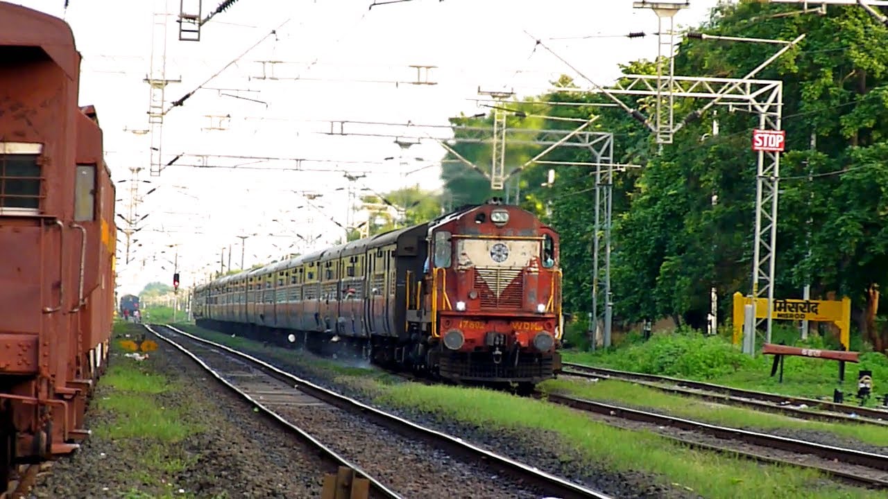 Honking and Chugging ET WDM-3A struggles with Somnath Express!