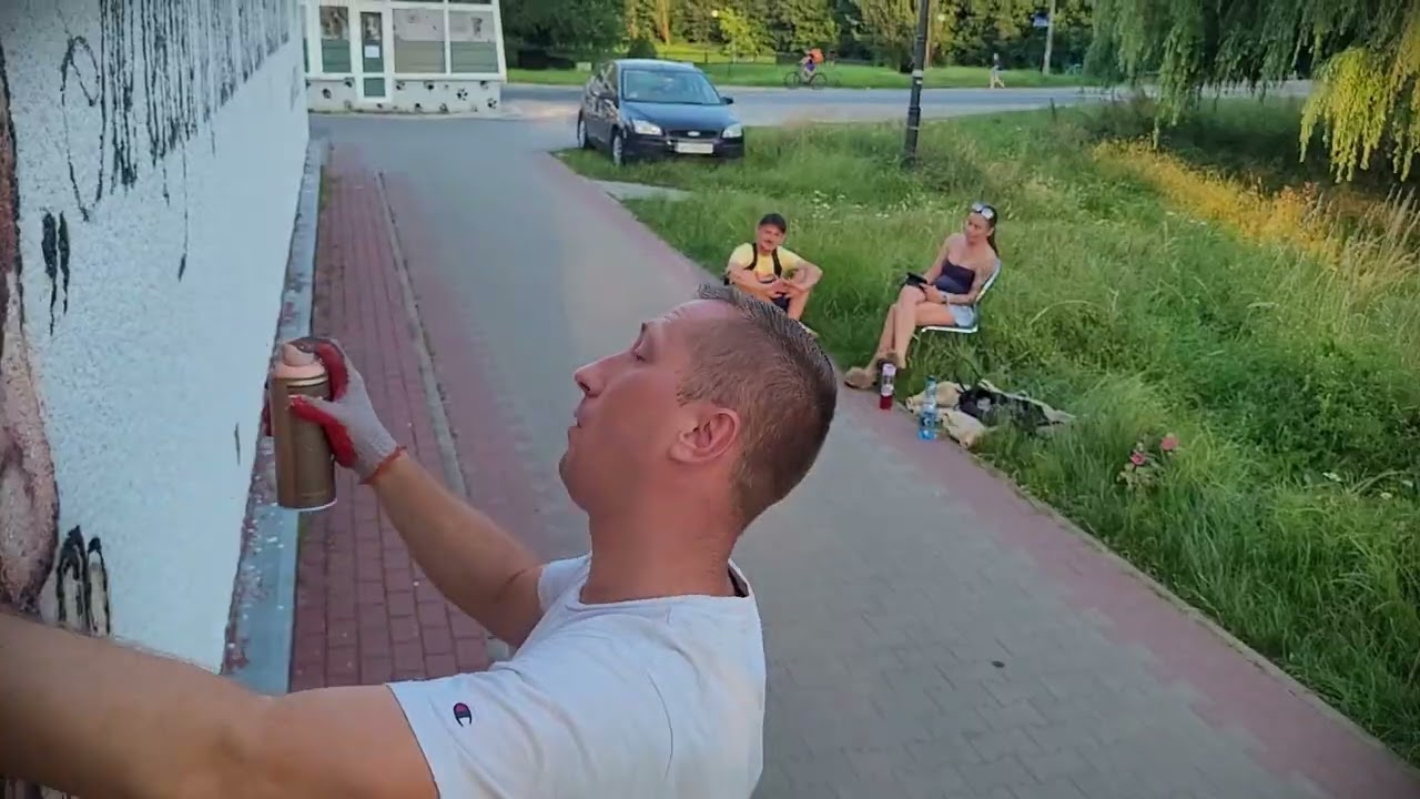 Mural Jan Paweł II z 2005 namalowany przez nas i odnowiony w 2024 przez Aike i Kanuz Finish