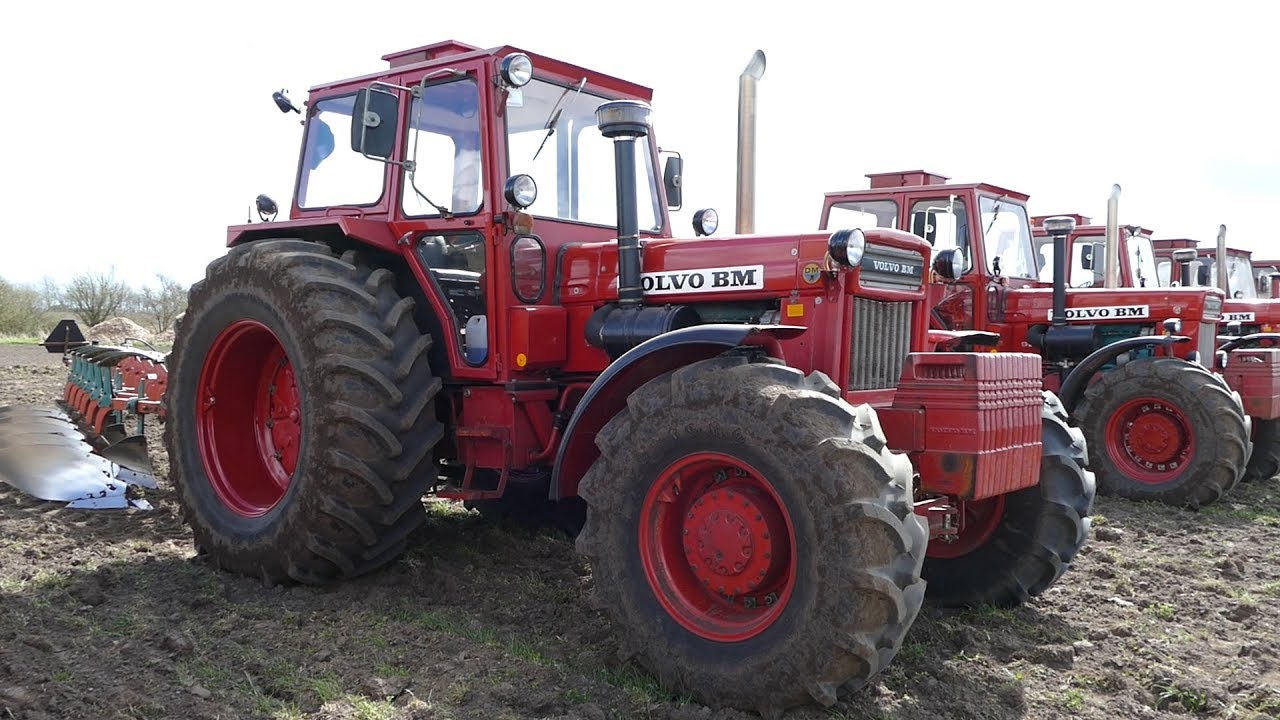 Volvo BM814 Working Hard in The Field Ploughing w/ 6-Furrow Kverneland BB85 Plough | Danish Agri