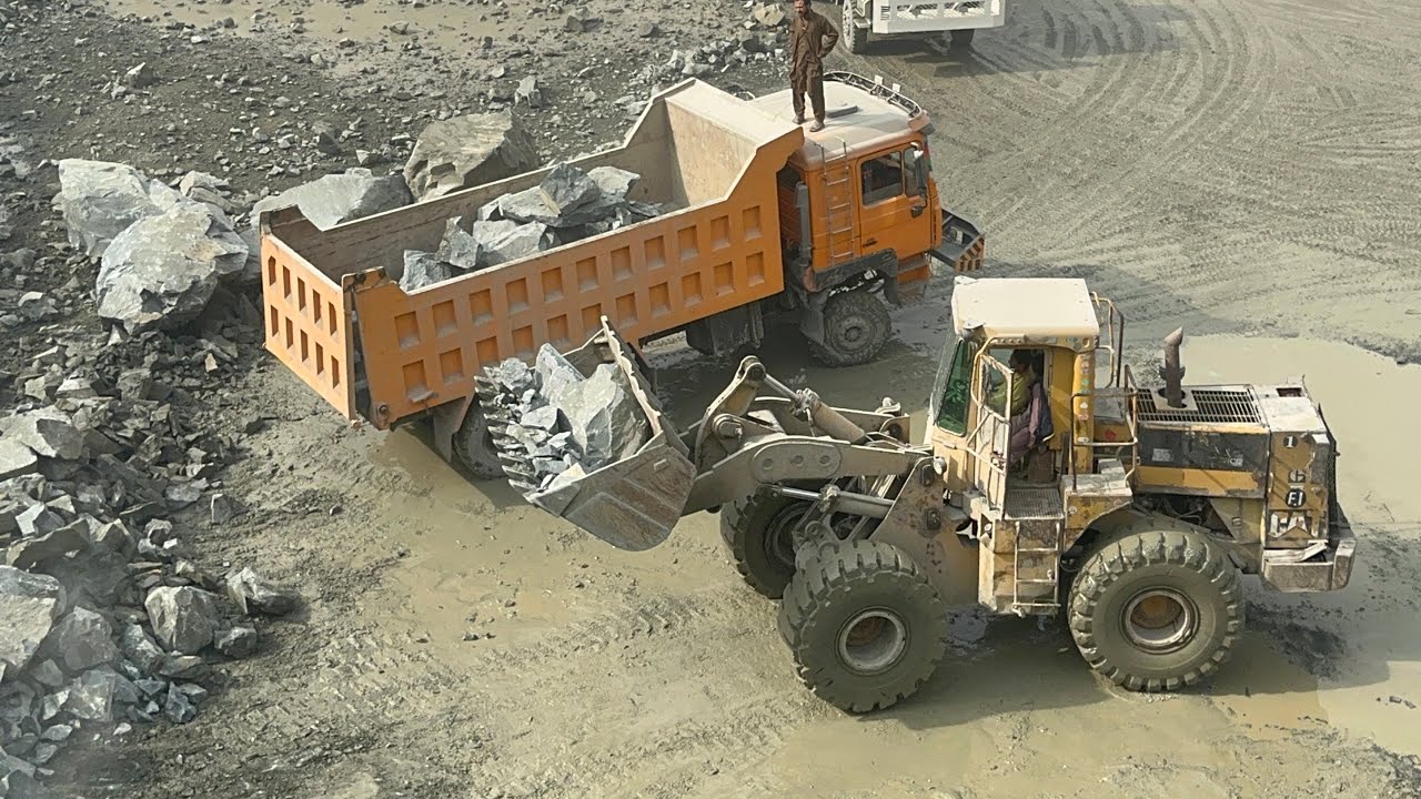 Incredible Caterpillar Machine Loading HeavyBouldersHeavy Duty Caterpillar at Work | Rock Loading Co