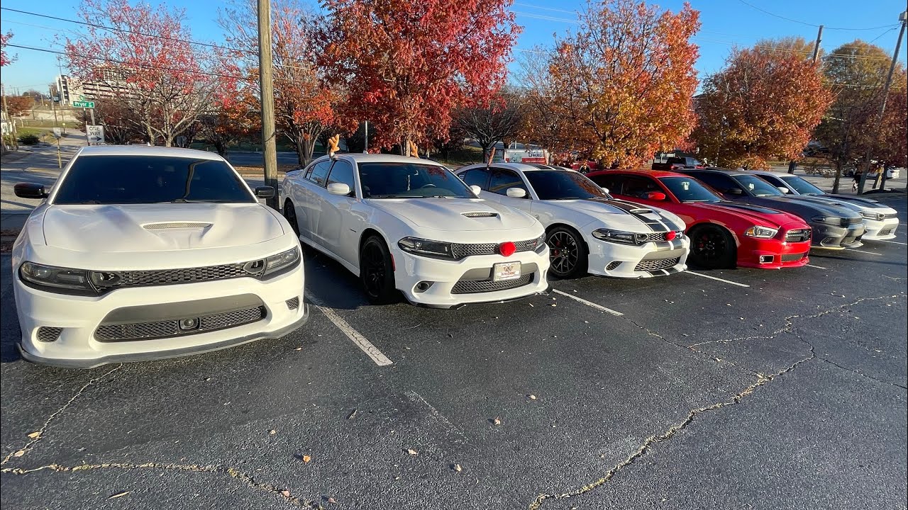 Dodge Charger Hellcat, SRT8 и RT захватывают ATL...