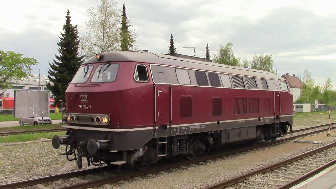 Br 216 224 in altrot der IGE in Kempten Hbf