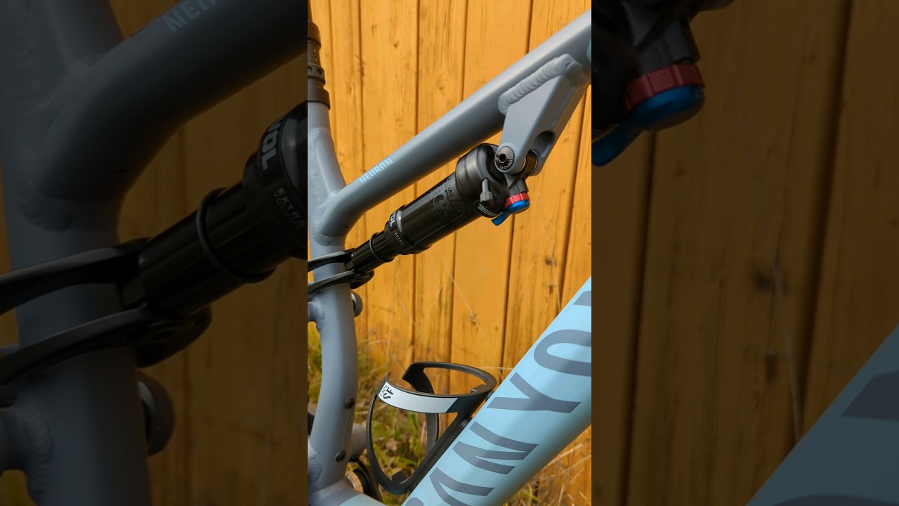 How to Lock your rear suspension #mtb #canyon #howto #fox #schock #shorts #neuron#mycanyon #dampfer