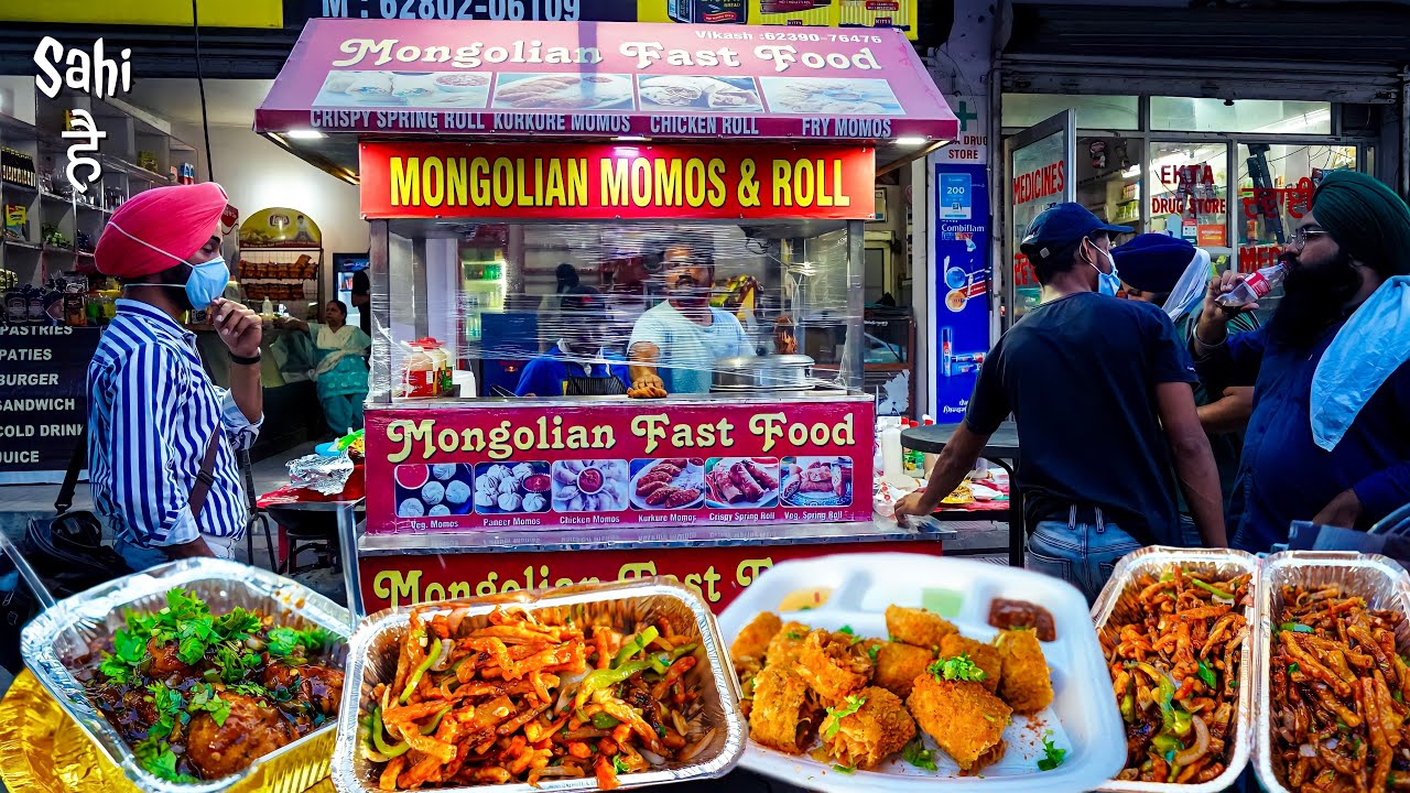 Desi Indian Chinese Food के KING | Schezwan Momos, Kurkure Momos, Spl Noodles | Street Food India